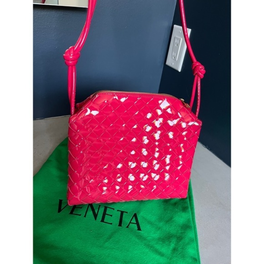 Bottega Veneta Pink Patent Leather Intrecciato Crossbody Bag Luxury Designer Bag - Picture 3 of 13